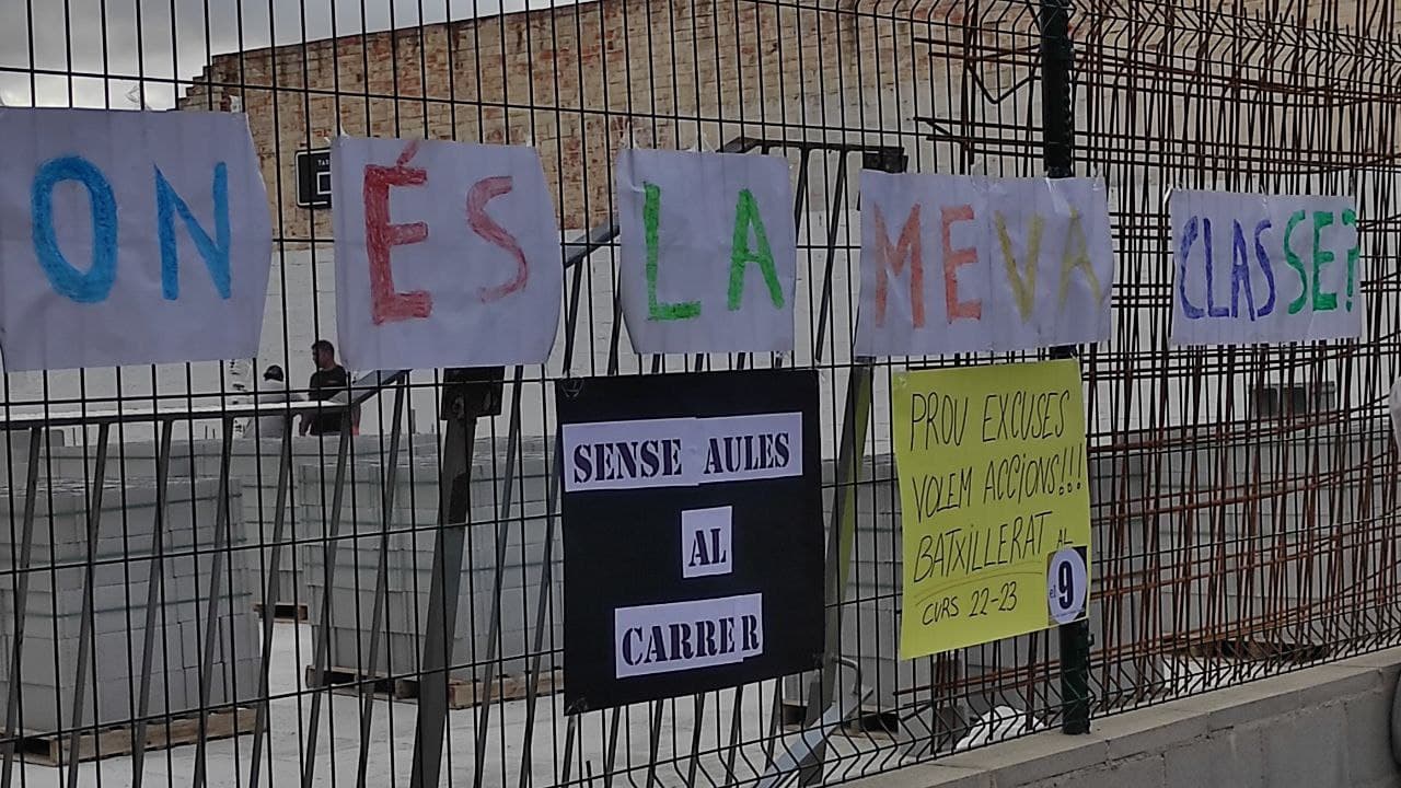 Acció al carrer de l'AFA de l'Institut 9