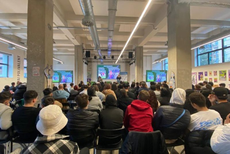 L'alumnat en una xerrada a La Ciba